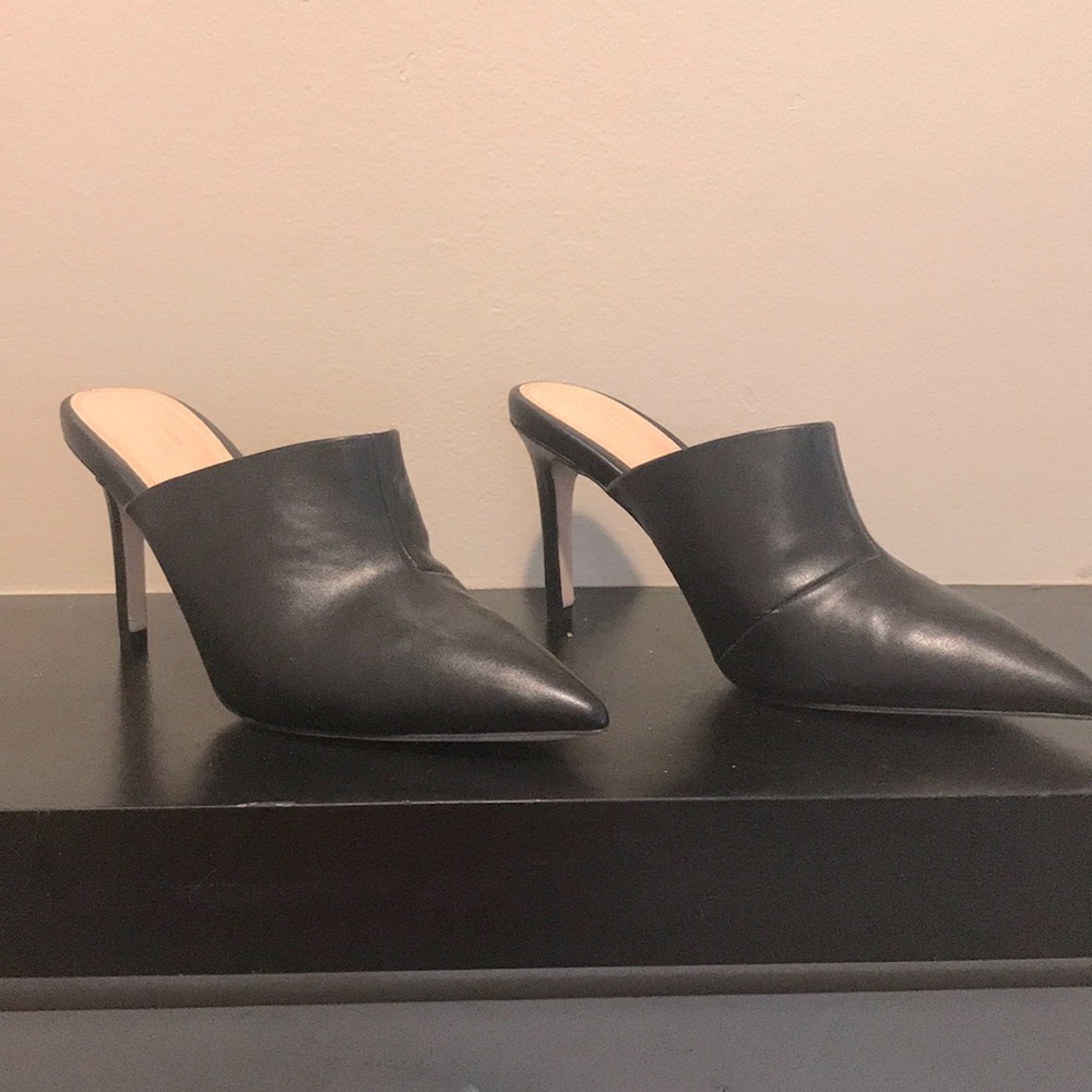 Slip on mules black leather